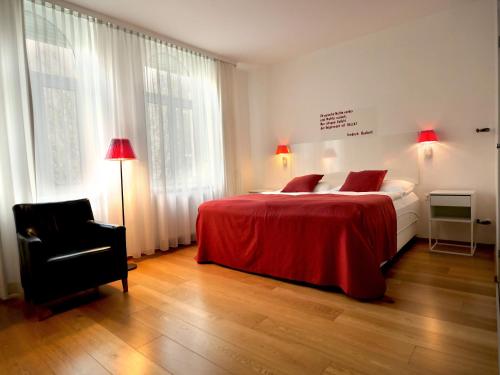 room detail thumbnail 2