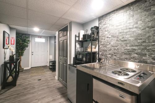 Quaint Forest Heights Unit about 9 Mi to Downtown DC in ออกซอน ฮิลล์ (MD)