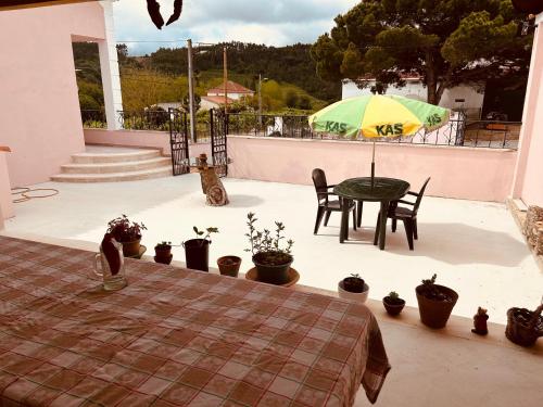 Mãe Home Story (Mae Home Story) in Salir de Matos