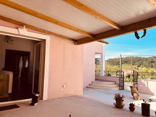 Mãe Home Story (Mae Home Story) in Salir de Matos