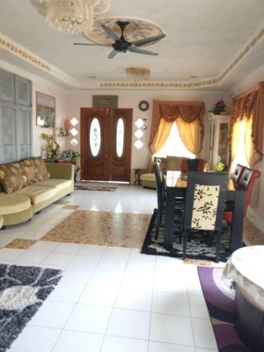 Love homestay CT — Hotel in Kangar