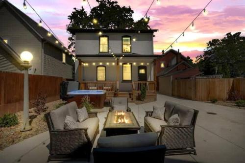 The Chatham Manor 50% off April and May Hot Tub in Cleveland, USA