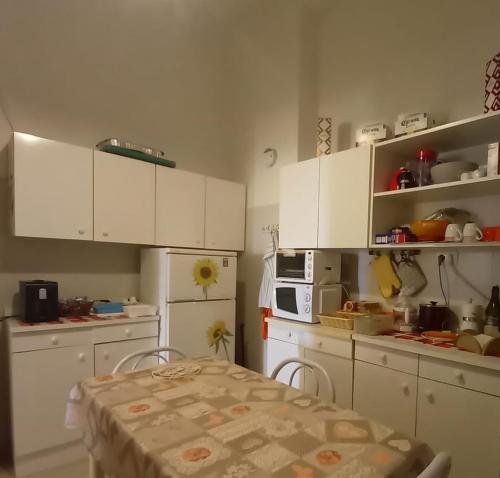 Suite beachfront near the station and Port, 5 beds in Civitavecchia