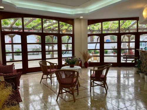Lobby, Lefka in Kolimvari