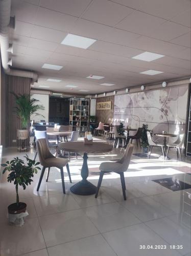 restavracija, Apart-hotel 24/7 in Novyi Plan