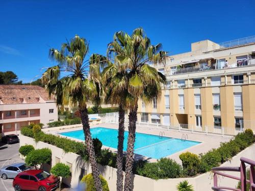 Superbe deux pièces avec piscine et parc - Location saisonnière - Villeneuve-Loubet