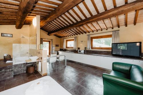 Зручності, Borghetto Poggio Bianco in Радікондолі