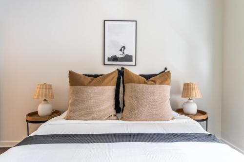 Bright & Modern 2 BDR & 2 BTH in Santa Monica, Los Angeles