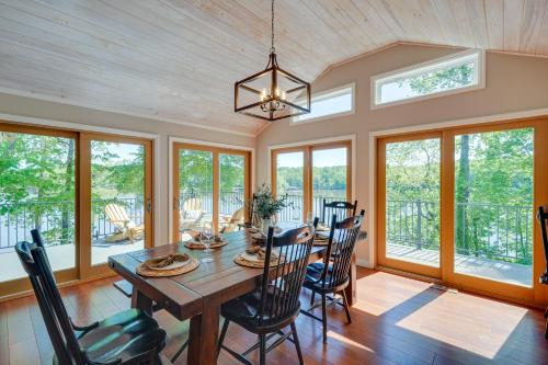 Lakefront Vacation Rental with Views and Hot Tub! in South Hill