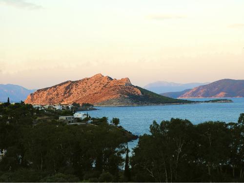 serenity villa Aegina fantastic view near the beach