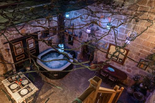 Mythic Spa Villa 3