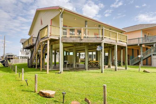 Crystal Beach Home with Furnished Deck Walk to Sand in Crystal Beach, USA