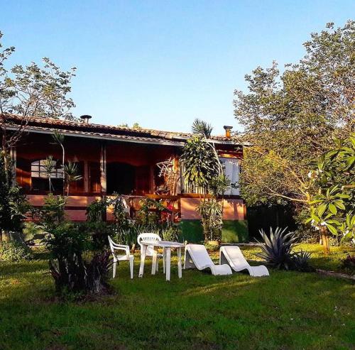 2 bedrooms, 4 beds