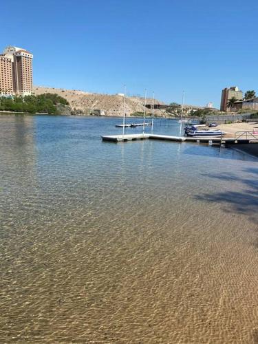 3 bedroom, 2 bath 1 min walk to the beach, Bullhead City (photo 7)