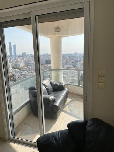 ISRALUX APARTMENTS in Bat Yam