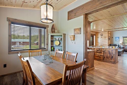 Set the Hook by KABINO Fire Pit Sleeper Sofa Loft 2 Living Rooms Grill WiFi in Rexburg