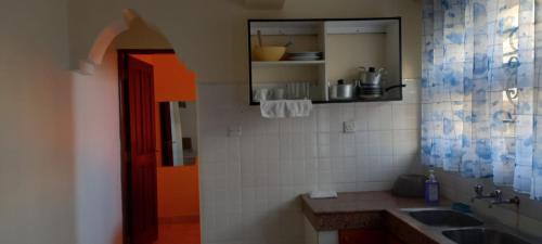 Cocina, Lux suites Startup Apartments in Mombasa