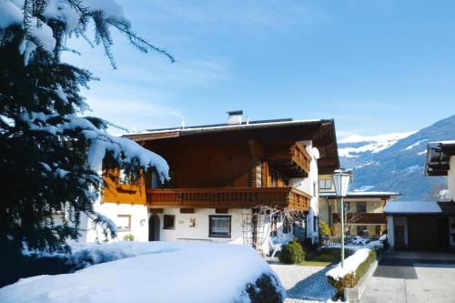 Country House in Zillertal near Spieljochbahn, Fügen