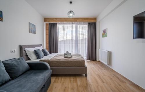 1 queen bed, 1 sofa bed