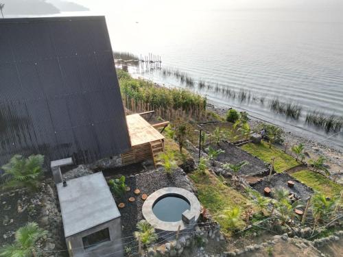 The Lodge ~ Lakefront A-Frame in 聖古安拉拉古納