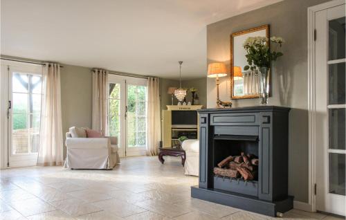 Awesome home in Tzummarum w/ Outdoor swimming pool Outdoor swimming pool and 3 Bedrooms - image 10