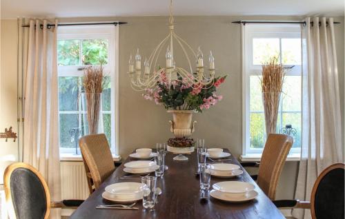 Awesome home in Tzummarum w/ Outdoor swimming pool Outdoor swimming pool and 3 Bedrooms - image 12