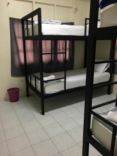 Holiday Phangan - Hostel & Bar Room Type - Bed in 4-Bed Dormitory Room
