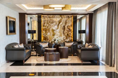 ล็อบบี้, Onyx Beach Residence - Free Beach Access & Parking in สเวติ วลาส