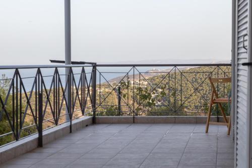 Mary's Paradise Apartment with panoramic sea view to Kakia Thalassa and Daskalio