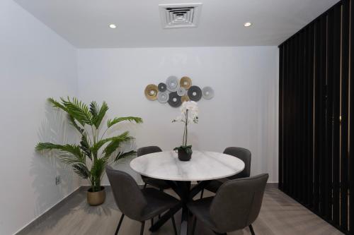 Modern Brand New 1BR Holiday Homes at Greens, Dubaj (zdjęcie 4)