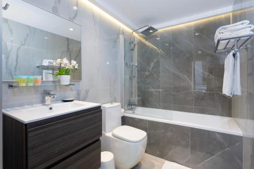 Modern Brand New 1BR Holiday Homes at Greens, Dubaj (zdjęcie 8)