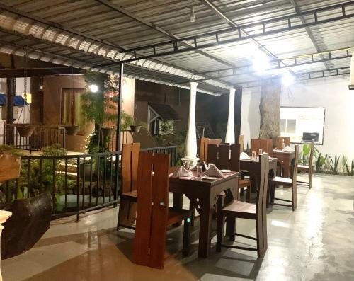 Restaurant, Imperial Resort in Udawalawe