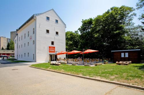 . Hotel Zámecká Sýpka