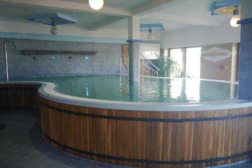 สระว่ายน้ำ, Gosciniec Molo in มราโกโว