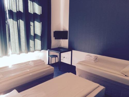 Hotel 103