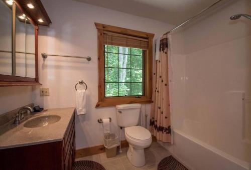 Snowshoe WV “Mountain Retreat’ in Walnut, USA