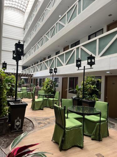 CozyVilla at Pine Suites Tagaytay 2BR or Studio with FREE PARKING - 편의 시설/서비스