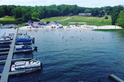 Lake Getaway paddle boards included in Mineral, USA