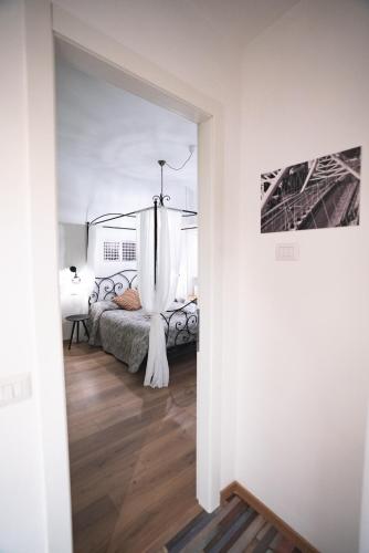 Verrazzano 37 Guest House - image 9