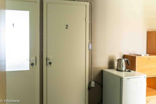 Kitchen, Sadama Hostel & Caravan Camping in Parnu