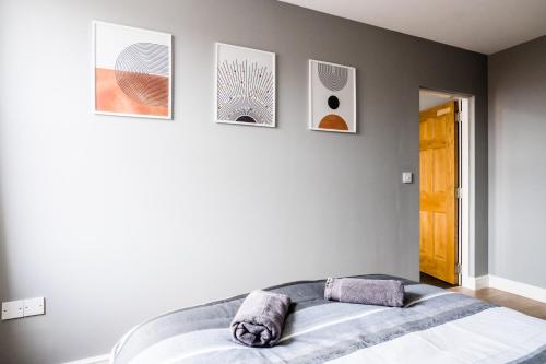 Harrow Road Stay Central+Parking Room Type - Five-Bedroom House Harrow Road Stay Central+Parking Room Type - Five-Bedroom House