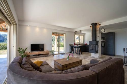 Facilities, VILLA L'ESTEREL AVEC PISCINE VUE MER -MANDELIEU 06210- 6 Pers in L'Escaillon