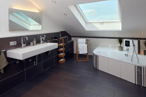 ⸨⸩ Sunset Penthouse: Messe - Siemens - DB - MAN ⸨⸩, Núremberg (foto 6)