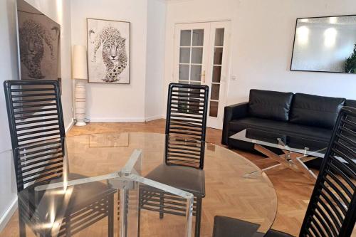 Appartement aux Portes de Paris et 5 minutes du métro (Appartement aux Portes de Paris et 5 minutes du metro) in Charenton-le-Pont