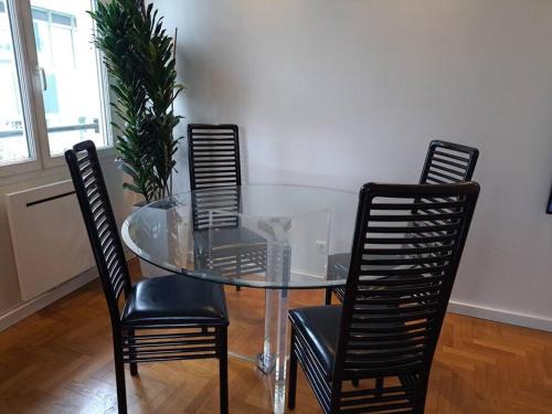 Appartement aux Portes de Paris et 5 minutes du métro (Appartement aux Portes de Paris et 5 minutes du metro) in Charenton-le-Pont