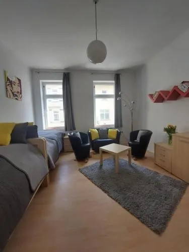 Schöne Zwei-Zimmer-Wohnung "W2" mit 4 Einzelbetten und WLAN in Zwenkau bei Leipzig im Neuseenland in Zwenkau, Deutschland