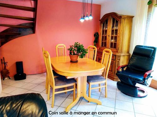 Oprema, Chez l'Eveline Chambre Tortue in Les Bois