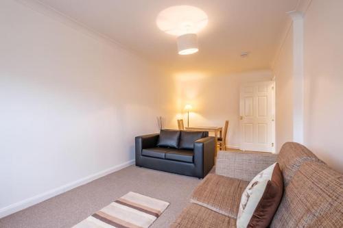 Station Apartment 1 bed- Lanark