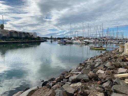 Aussicht, Appartement Vue Mer - RDC - Parking Privé - Meublé Tourisme 4 étoiles (Appartement Vue Mer - RDC - Parking Prive - Meuble Tourisme 4 etoiles) in Agde