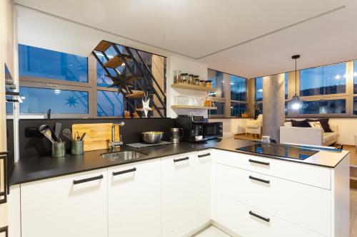 View Skyscraper Bata - loft XL View Skyscraper Bata - loft XL